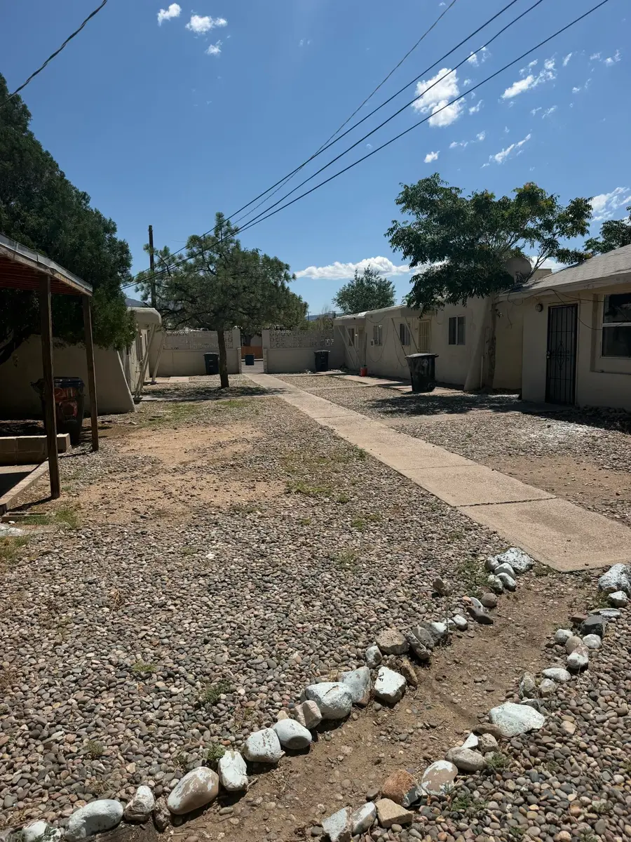 211 Texas Street Ne, Albuquerque, NM 87108 - #2