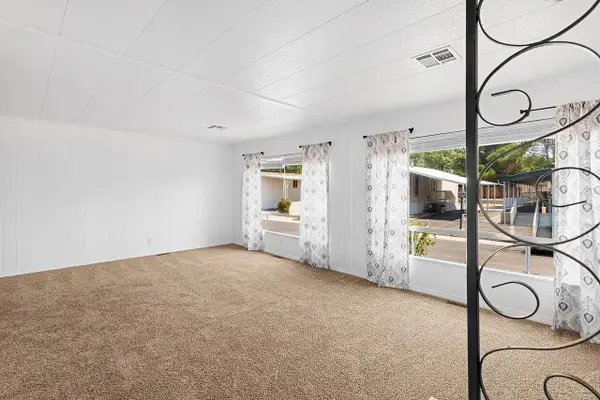 7112 Pan American East Ne #UNIT 216, Albuquerque, NM 87109