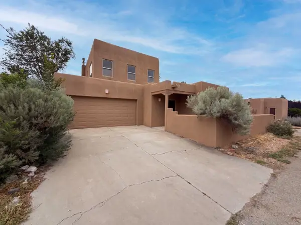 6605 Camino Rojo, Santa Fe, NM 87507
