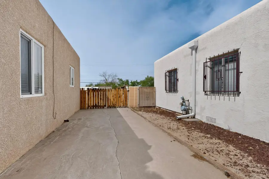 5417 Granite Avenue Ne, Albuquerque, NM 87110 - #3