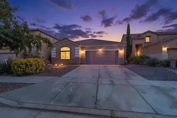 7028 Tree Line Avenue Nw, Albuquerque, NM 87114