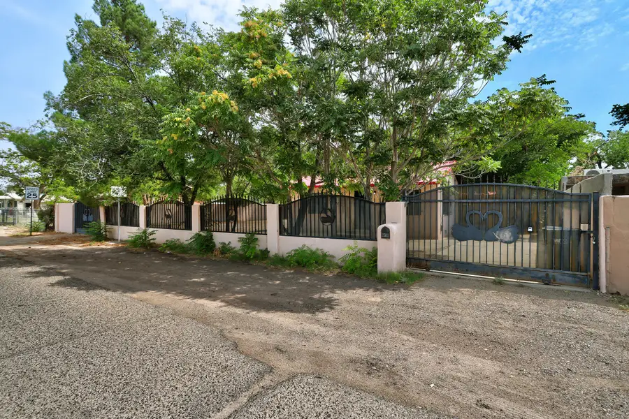 2560 Mervosh Avenue Sw, Albuquerque, NM 87105 - #2