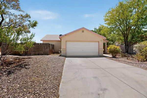 18 Timothy Court, Los Lunas, NM 87031