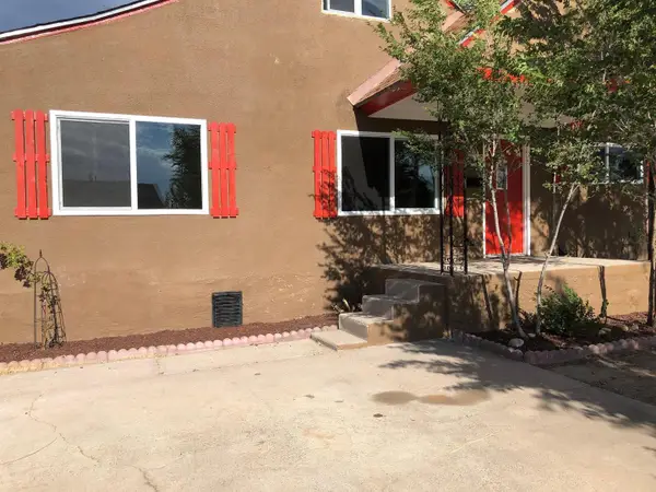 412 Grove Street Ne, Albuquerque, NM 87108