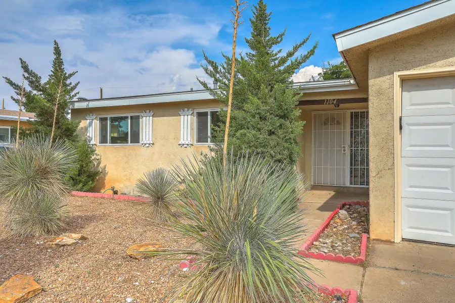 1104 Alcazar Street Ne, Albuquerque, NM 87110 - #2
