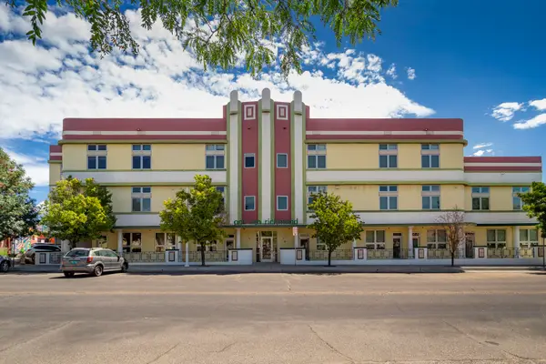 110 Richmond Drive Se #UNIT 204, Albuquerque, NM 87106