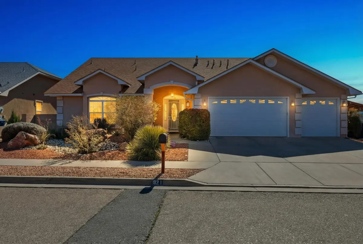 921 Pinzon Street Nw, Los Lunas, NM 87031 - #1