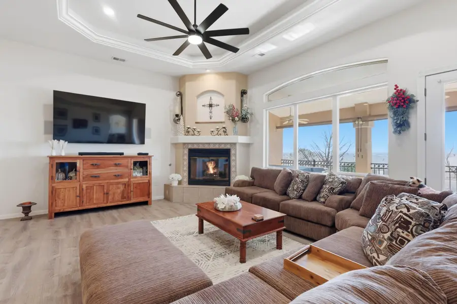 921 Pinzon Street Nw, Los Lunas, NM 87031 - #2