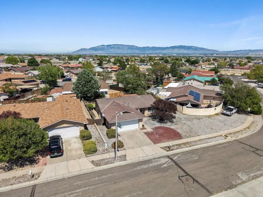 9101 Suncrest Avenue Sw, Albuquerque, NM 87121 - #2