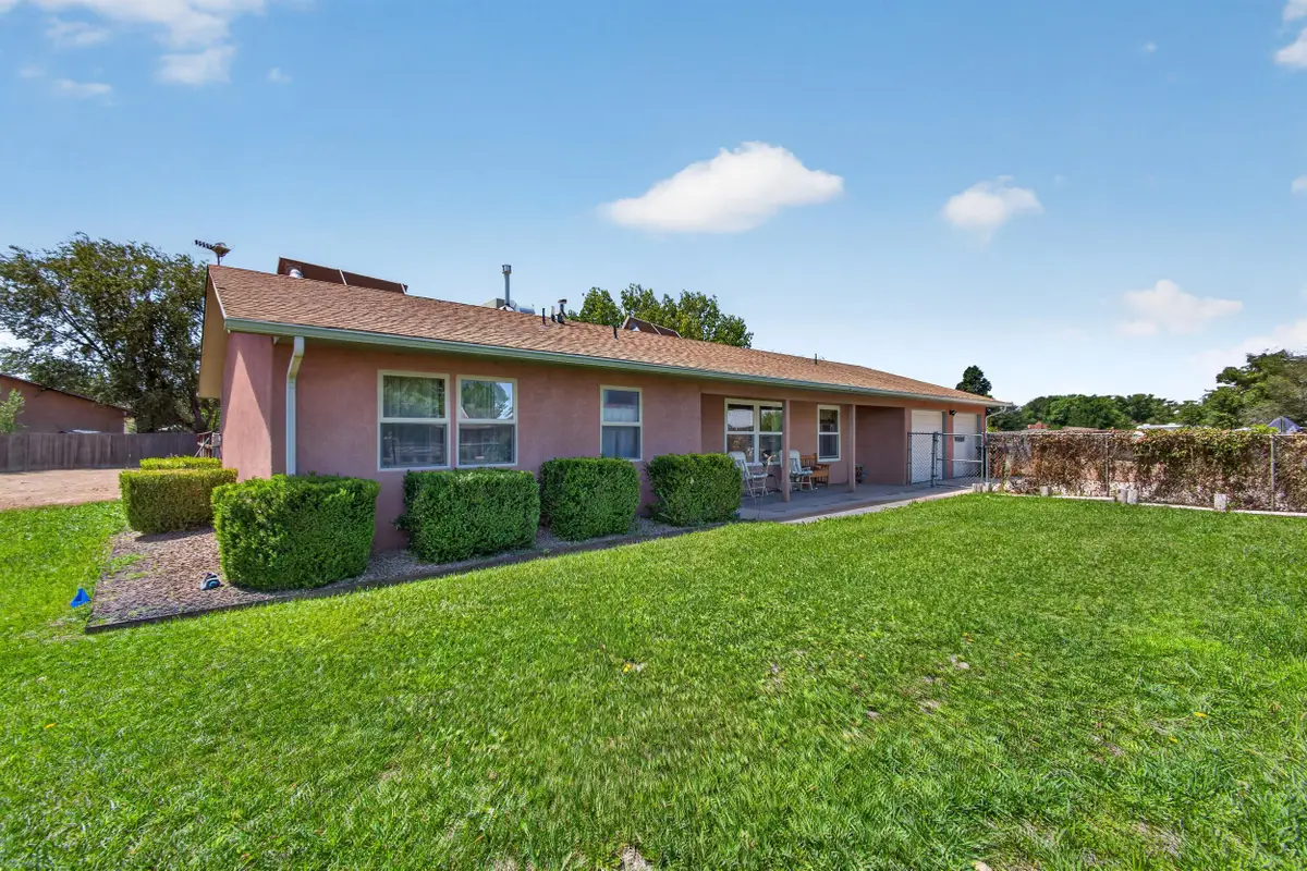 2050 Murray Loop, Bosque Farms, NM 87068 - #1