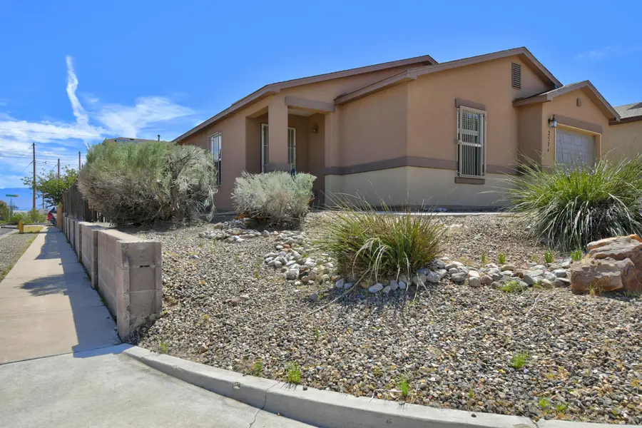 2524 Bixby Street Nw, Albuquerque, NM 87120 - #2
