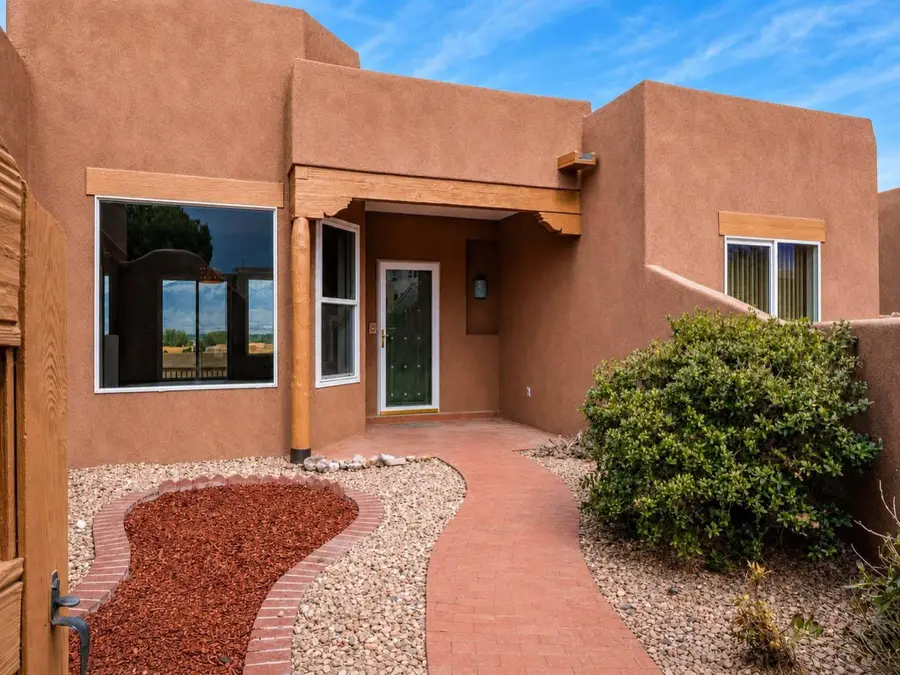 4211 Bryan Avenue Nw, Albuquerque, NM 87114 - #2