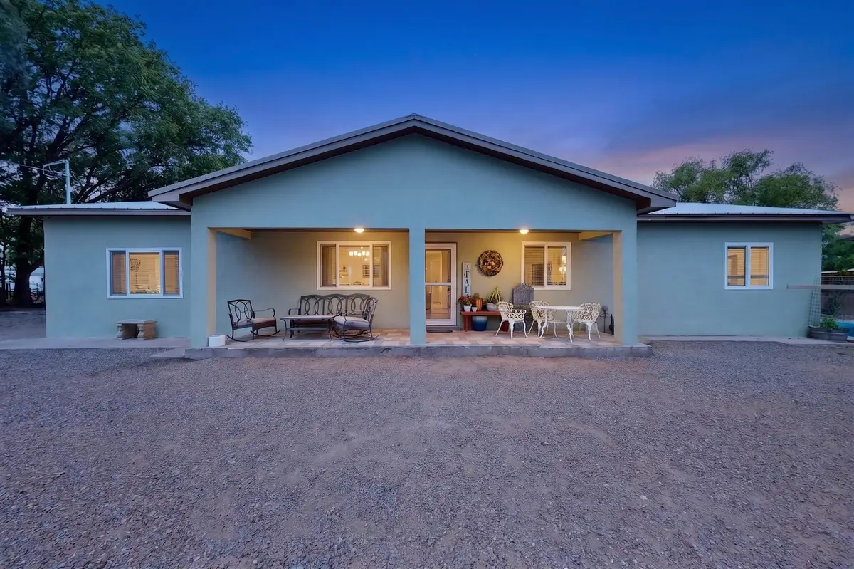 6015 Hubbell Circle Sw, Albuquerque, NM 87105 - #1