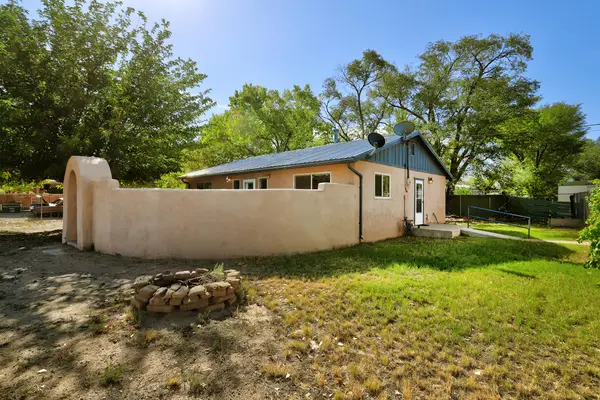 2332 Sunshine Road Sw, Albuquerque, NM 87105