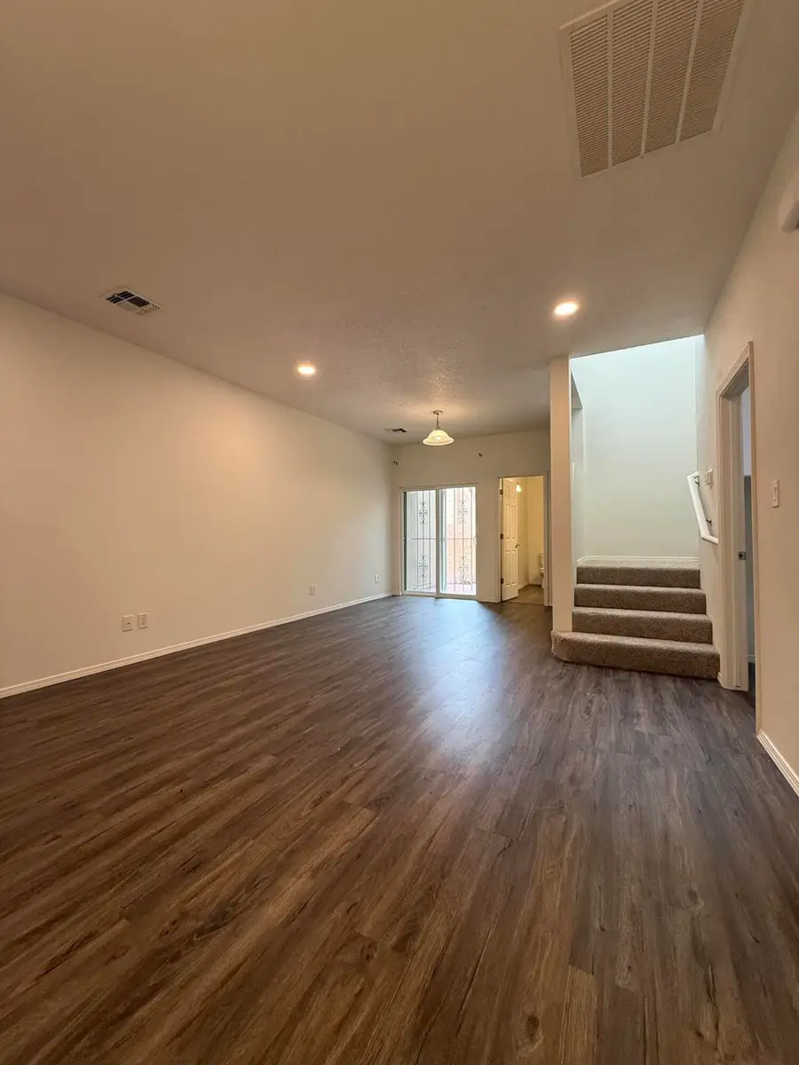 223 San Clemente Avenue Nw, Albuquerque, NM 87107 - #2