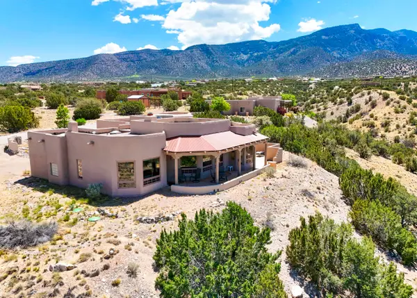 10 Pinon Ridge Drive, Placitas, NM 87043