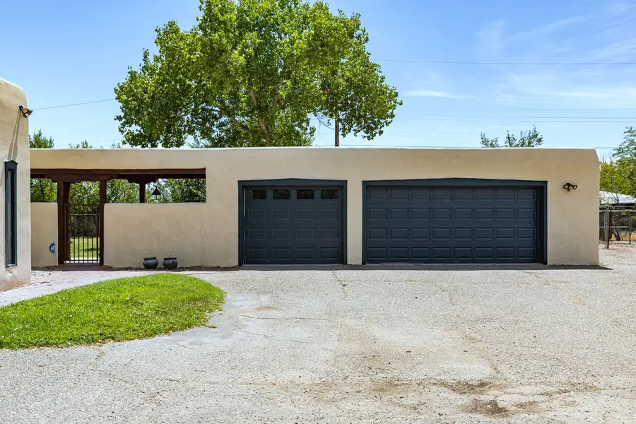 1718 Avenida Las Campanas Nw, Los Ranchos De Albuquerque, NM 87107 - #3