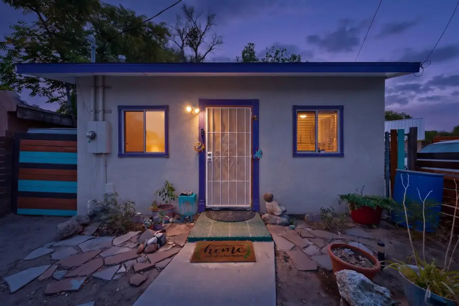 1002 Pacific Avenue Sw, Albuquerque, NM 87102 - #2