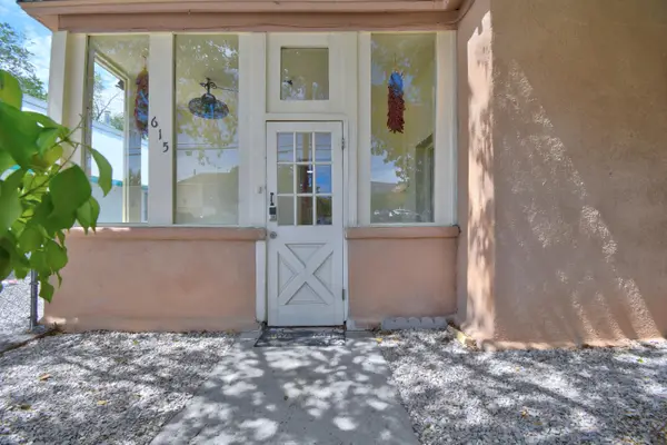 615 Keleher Avenue Nw, Albuquerque, NM 87102