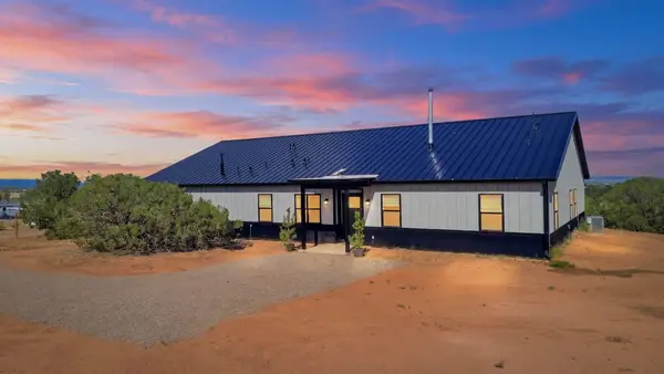 8 S Horton Road, Edgewood, NM 87015