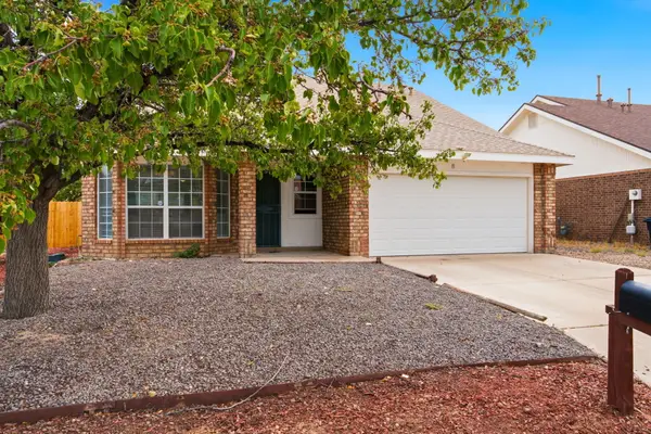 8 Apache Plume Road, Los Lunas, NM 87031