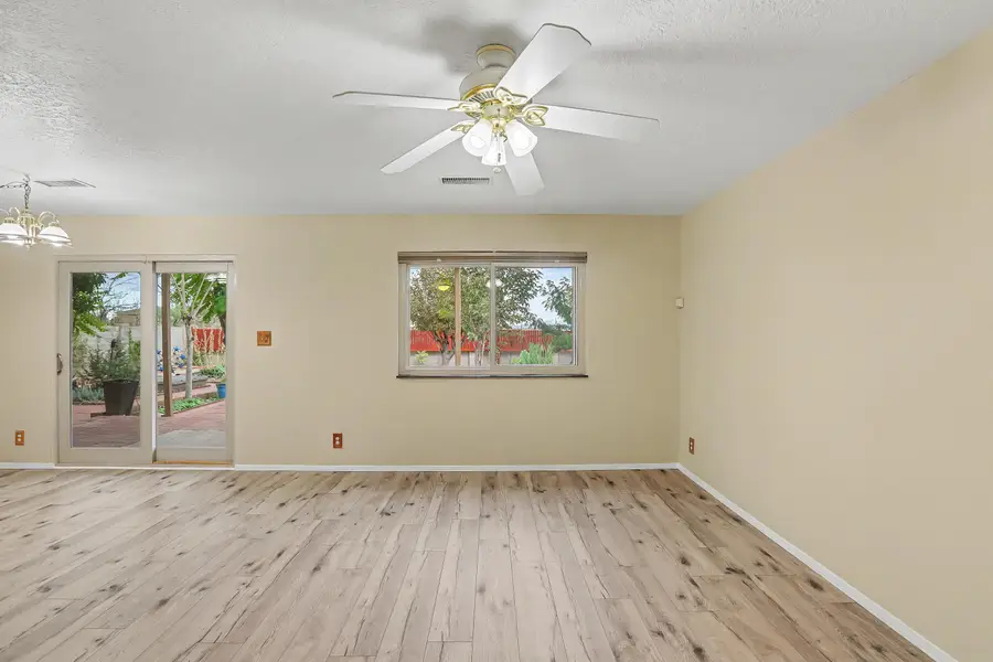 4076 Montreal Loop Ne, Rio Rancho, NM 87144 - #3