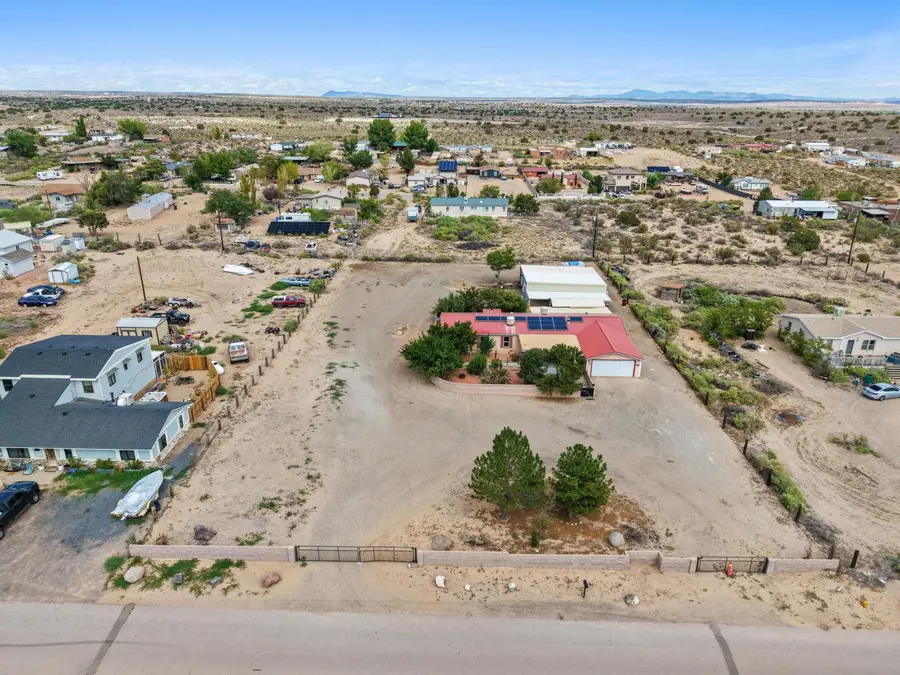 805 10th Avenue Nw, Rio Rancho, NM 87144 - #3