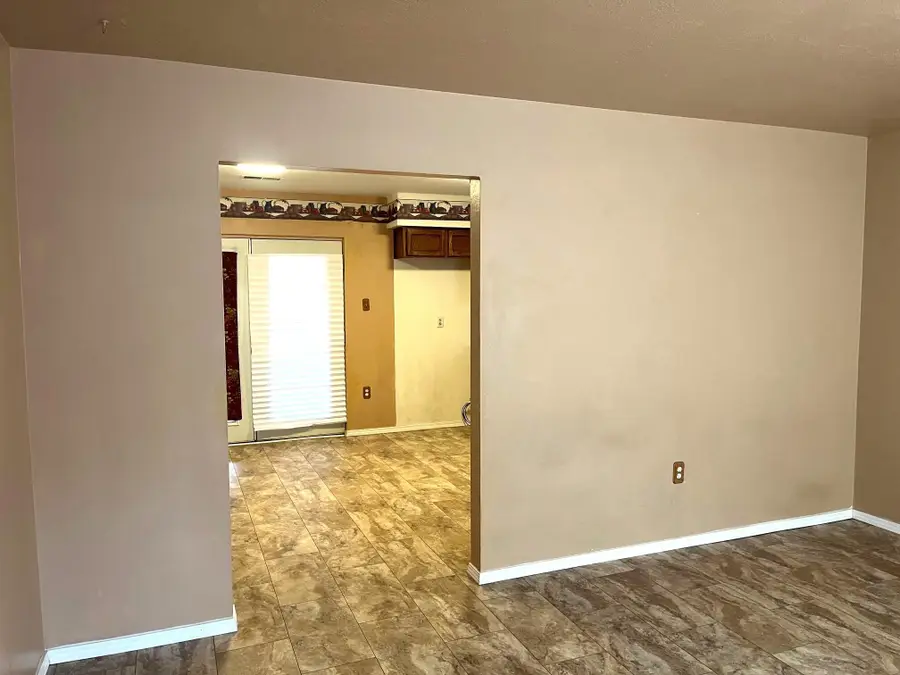 6329 Wayne Road Nw, Albuquerque, NM 87120 - #3