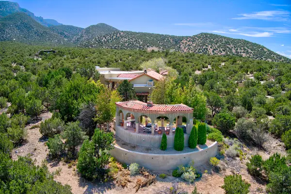 44 La Puerta Trail, Placitas, NM 87043
