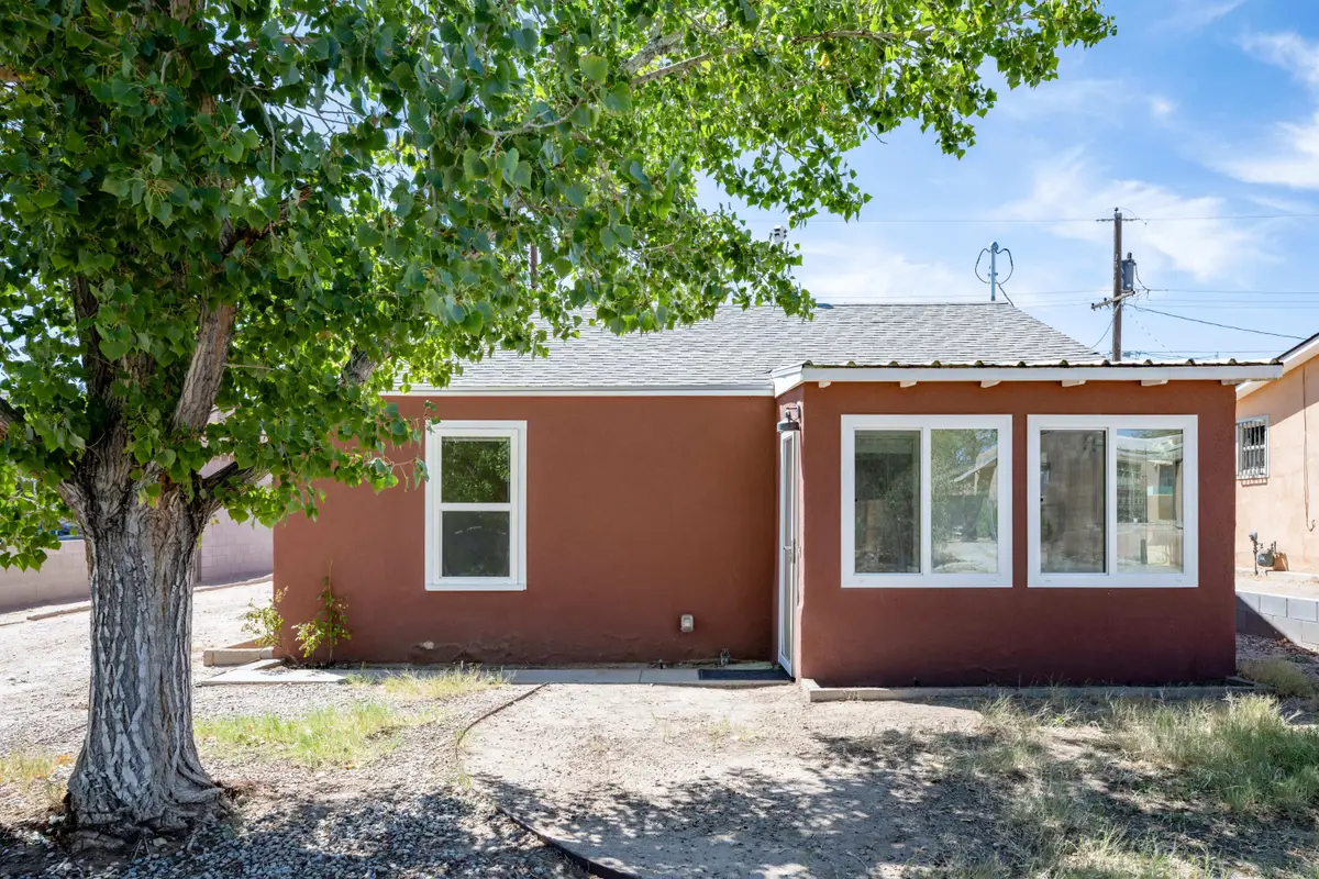 223 55th Street Nw, Albuquerque, NM 87105 - #1
