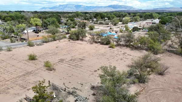 2406 Sunshine Road Sw, Albuquerque, NM 87105