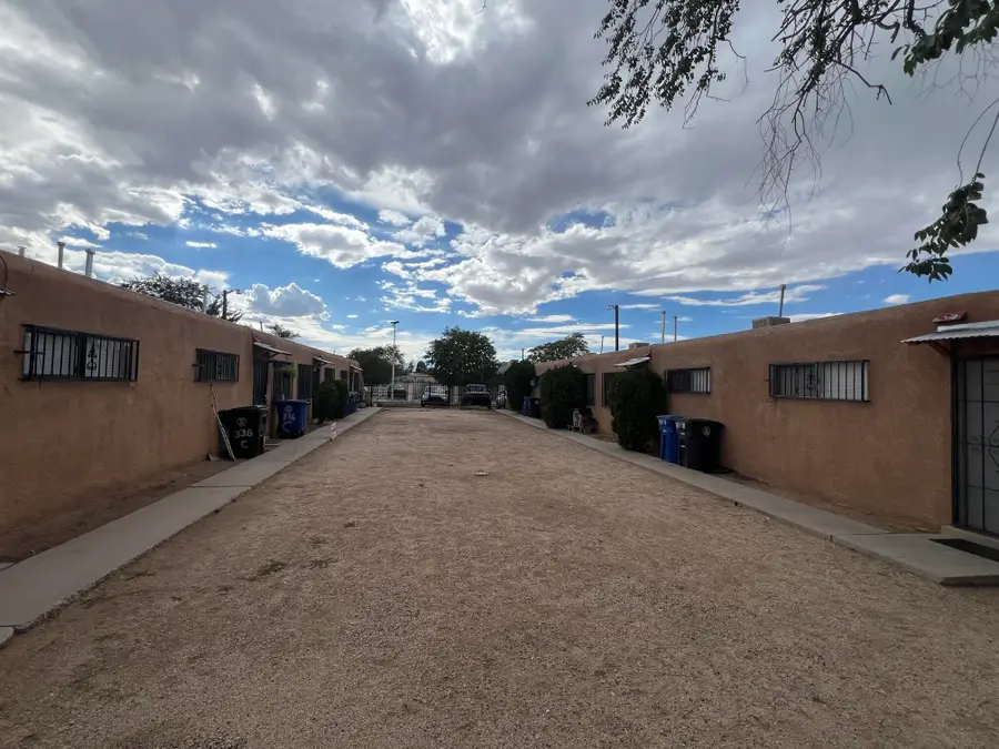 340 Pennsylvania Street Ne, Albuquerque, NM 87108 - #3