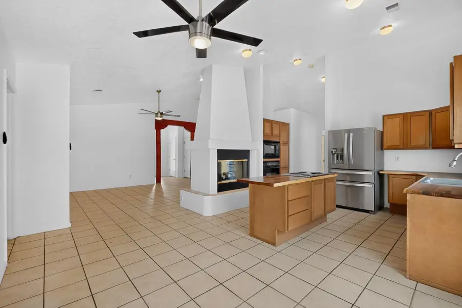 1527 Phoenix Avenue Nw, Albuquerque, NM 87107 - #2
