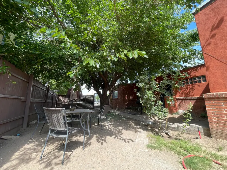 304 Texas Street Ne, Albuquerque, NM 87108 - #3