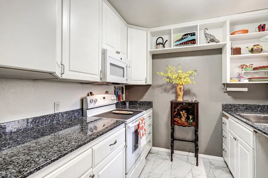 1821 Dartmouth Drive Ne #104, Albuquerque, NM 87106 - #3