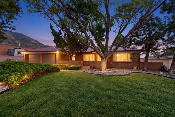 13008 Glenwood Hills Court Ne, Albuquerque, NM 87111