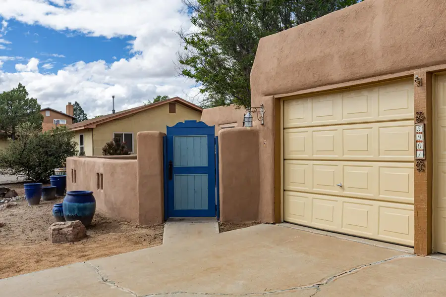 5901 Flor Del Rey Nw, Albuquerque, NM 87120 - #2