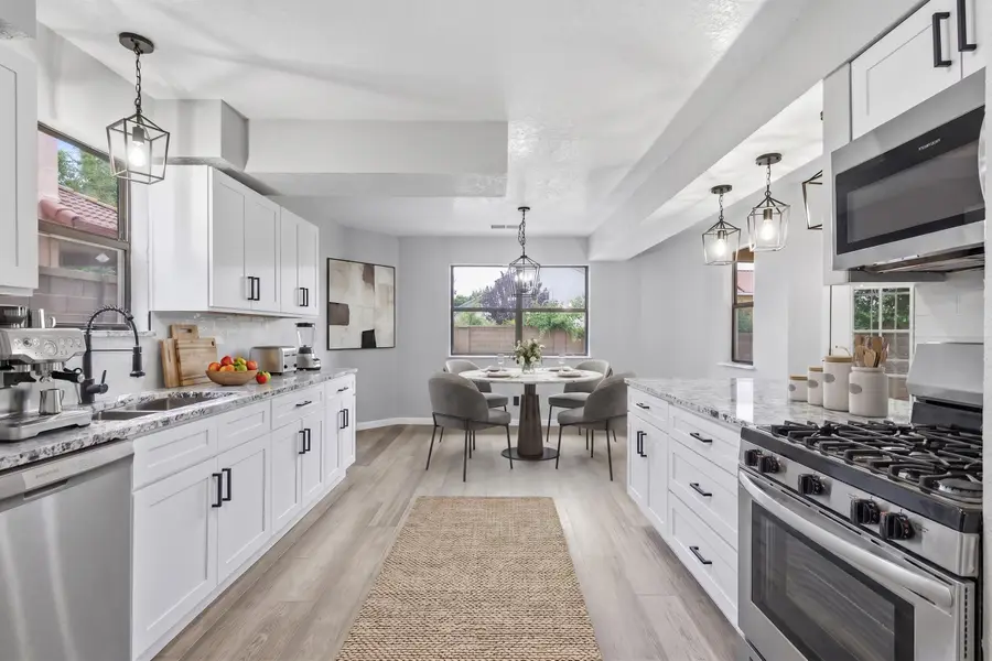 7628 Oakland Avenue Ne, Albuquerque, NM 87122 - #3