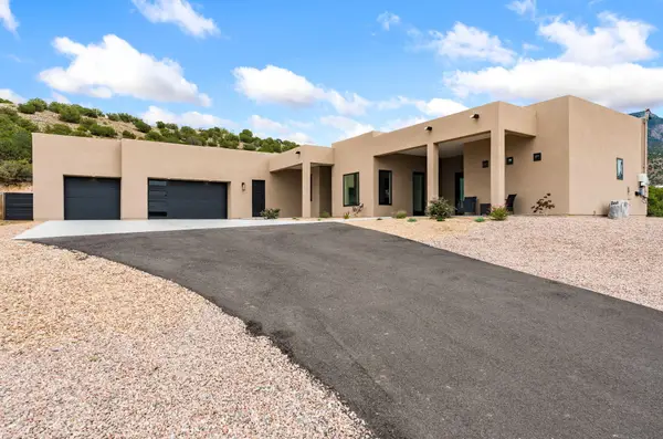 10 Rainbow Valley Road, Placitas, NM 87043