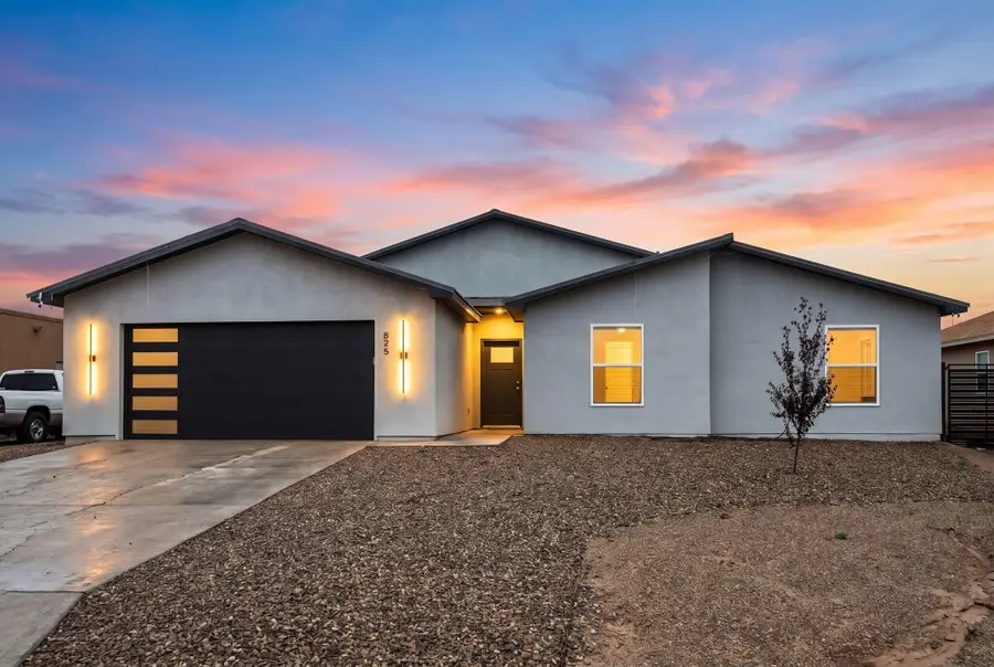 825 3rd Street Ne, Rio Rancho, NM 87124 - #2