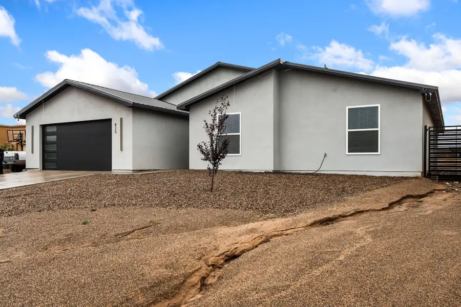 825 3rd Street Ne, Rio Rancho, NM 87124 - #3