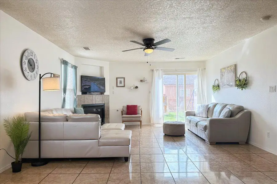 8408 Zydecko Avenue Sw, Albuquerque, NM 87121 - #2