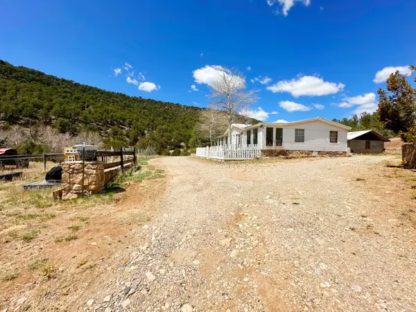 53 County Road B44c, Pecos, NM 87552