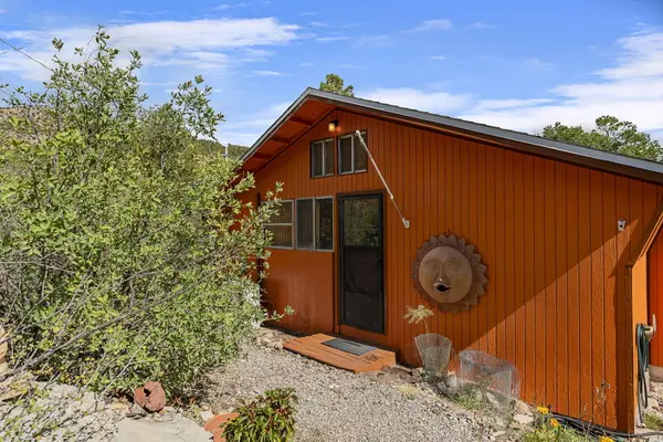 185 Redondo Road, Jemez Springs, NM 87025