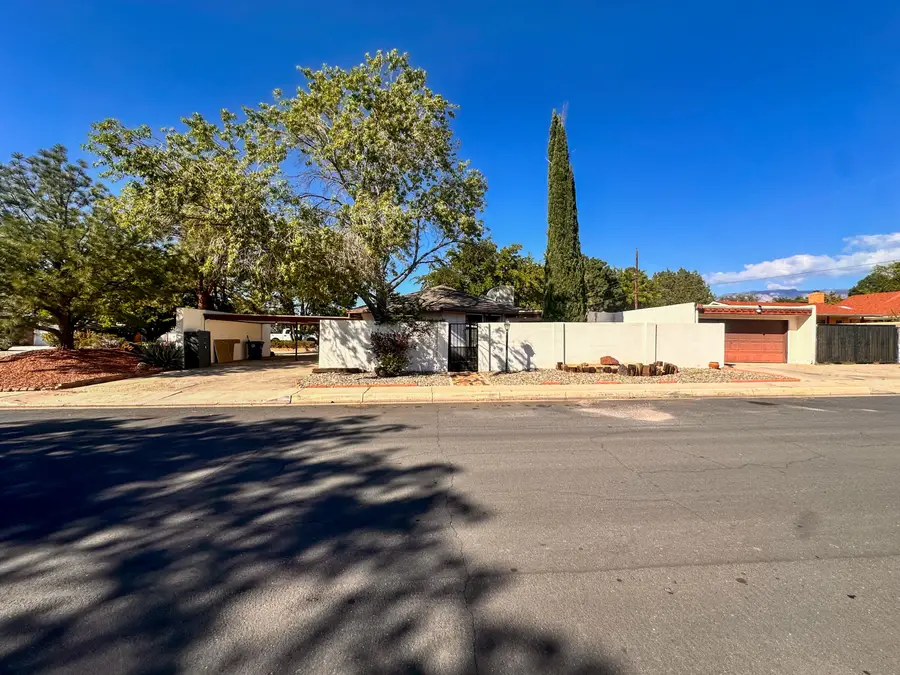 2900 Charleston Street Ne, Albuquerque, NM 87110 - #2