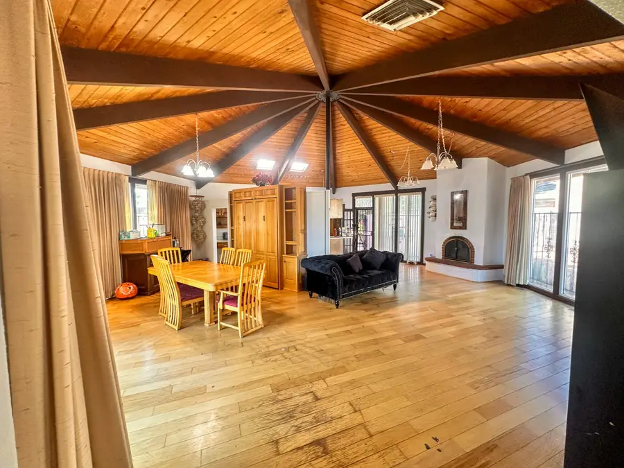 2900 Charleston Street Ne, Albuquerque, NM 87110 - #3