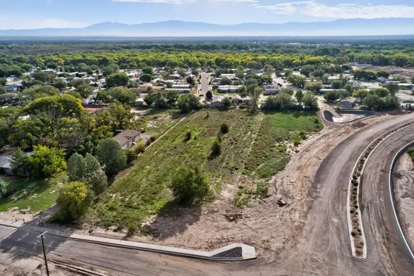 1664 Los Lentes Road Se, Los Lunas, NM 87031