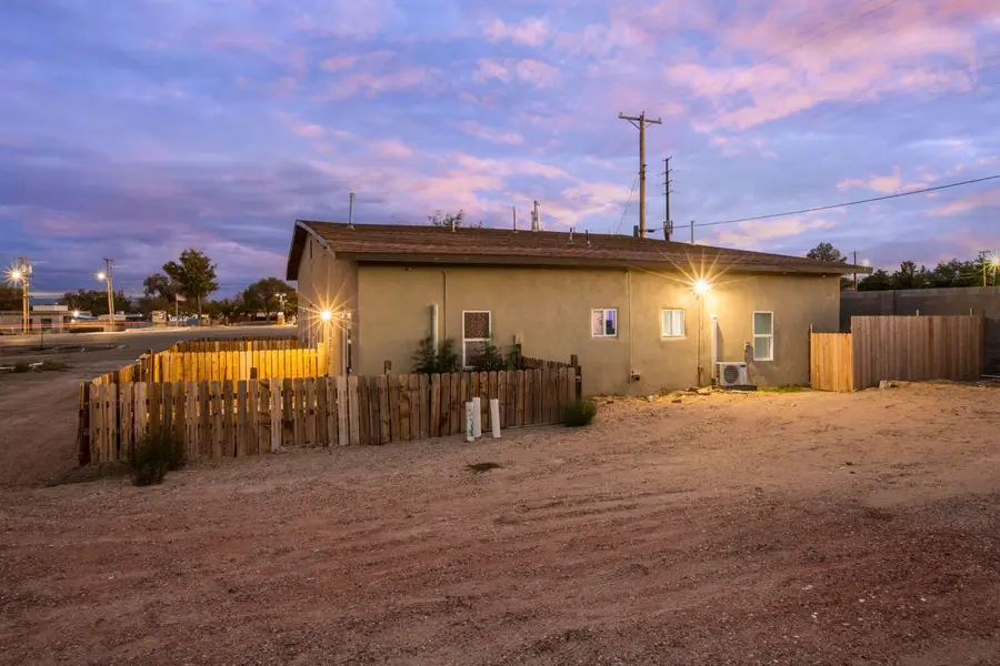 9607 Central Avenue Nw, Albuquerque, NM 87121 - #3