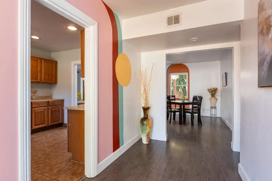 2825 Texas Street Ne, Albuquerque, NM 87110 - #2