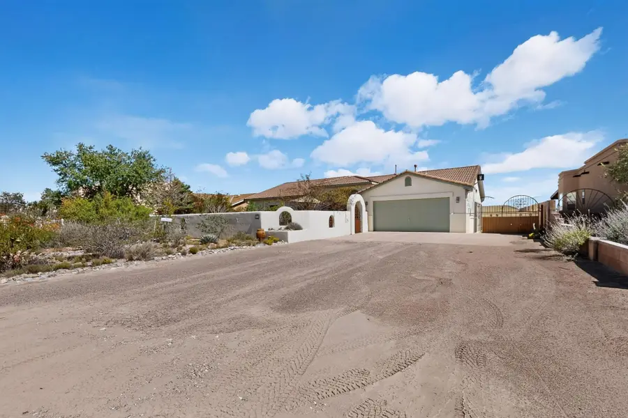 416 7th Street Ne, Rio Rancho, NM 87124 - #2
